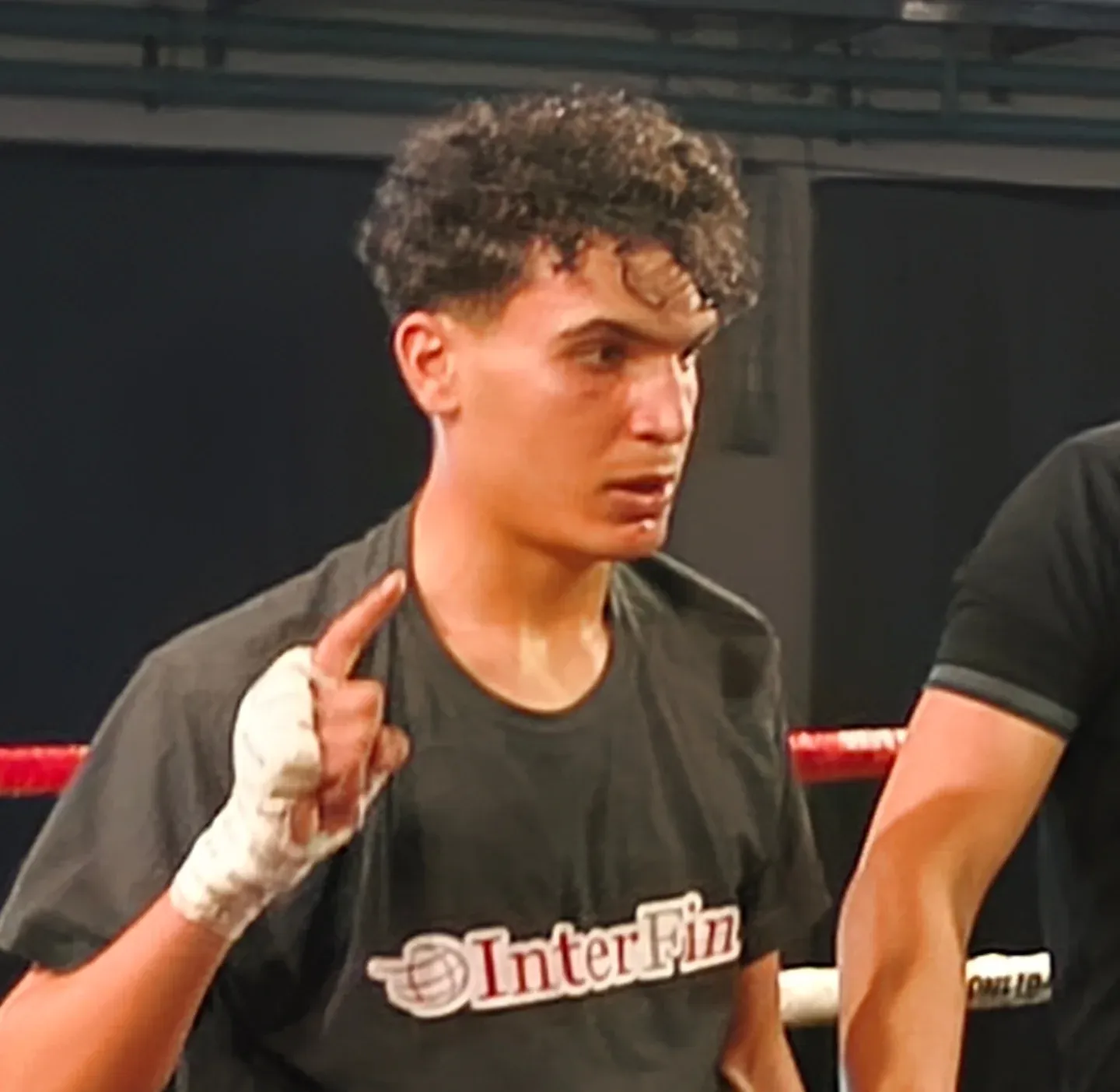 Un atleta della squadra fra un round e l’altro